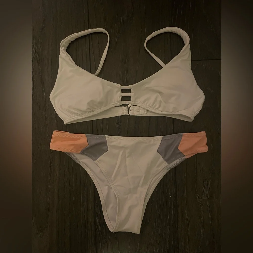 White Bikini Set - Picture 2 of 4